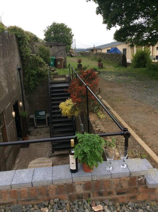 The Armoury: Stylish Ww1 Bunker North Queensferry Exterior foto
